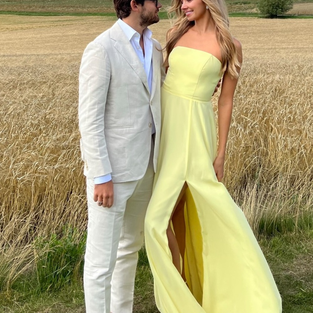 Elegant Yellow Strapless Maxi Dress